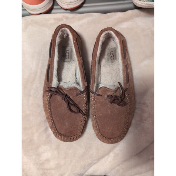 UGG slippers size 8 - Picture 1 of 5